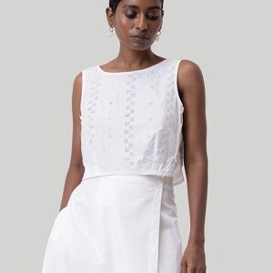 Boxy White Sleeveless Crop Top Reistor